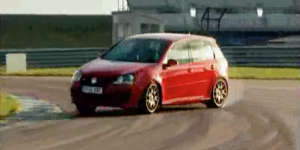 Vidéo VW Golf V GTI Edition 30 vs Ford Focus ST